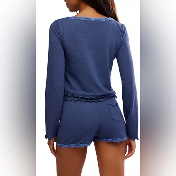 Spring Break Sleep Set in blue crown - Picture 3 of 5